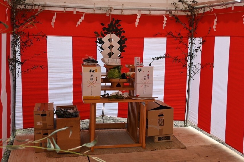 今日はアイリス歯科クリニック建て替えのため、地鎮祭を執り行いました✨

天候にも恵まれ、無事に終えることができました💡
今月から本格的に工事が始まりそうです😉

☆☆☆☆☆☆☆☆☆☆

アイリス歯科クリニックは11月中に建て替え完了の予定です💡
建て替えに伴い、スタッフの募集をしております😁
受付、歯科衛生士の方を募集しております。

ご興味のある方はアイリス歯科クリニックまでご連絡ください☎️
076-205-6614
が医院電話番号になります。
相談や見学から対応しますので、お気軽にご連絡ください😊🙏

#アイリス歯科クリニック金沢
#歯科医院
#歯科衛生士募集中
#歯科医院受付募集中
#歯科医院求人